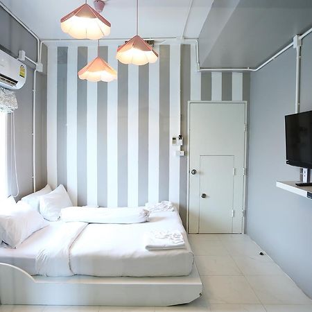Meroom Phuket Bagian luar foto