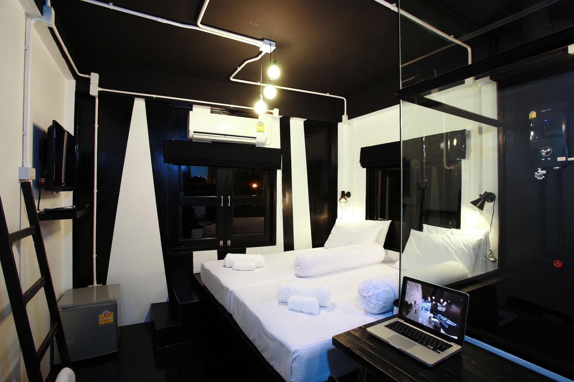 Meroom Phuket Bagian luar foto