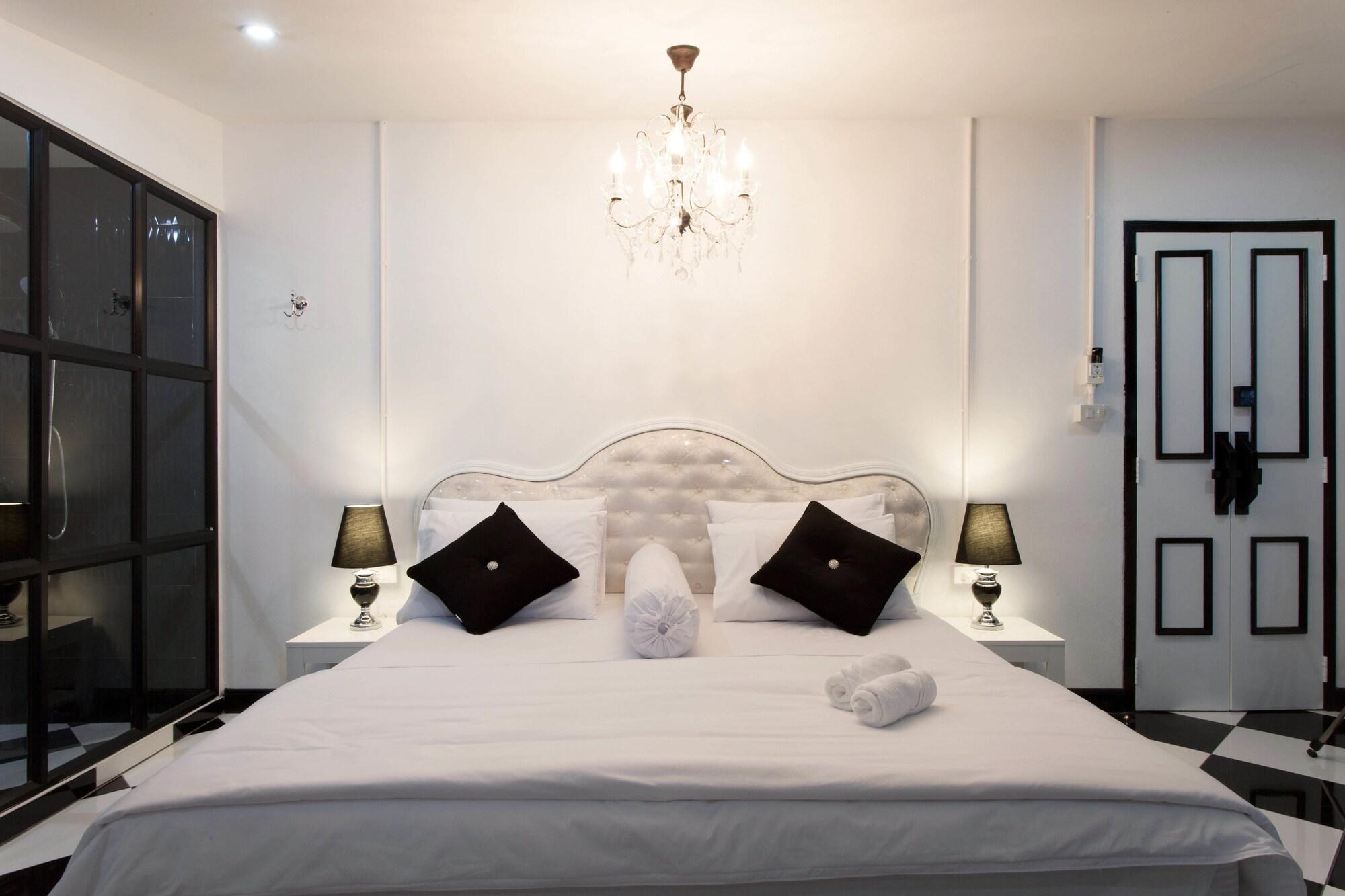 Meroom Phuket Bagian luar foto