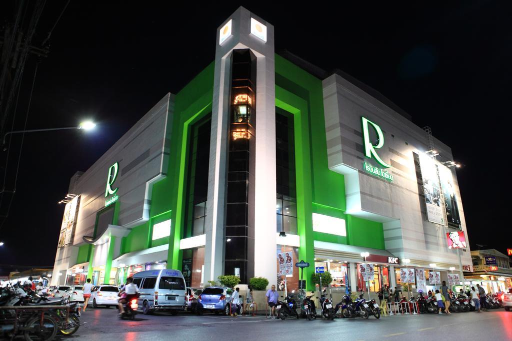 Meroom Phuket Bagian luar foto