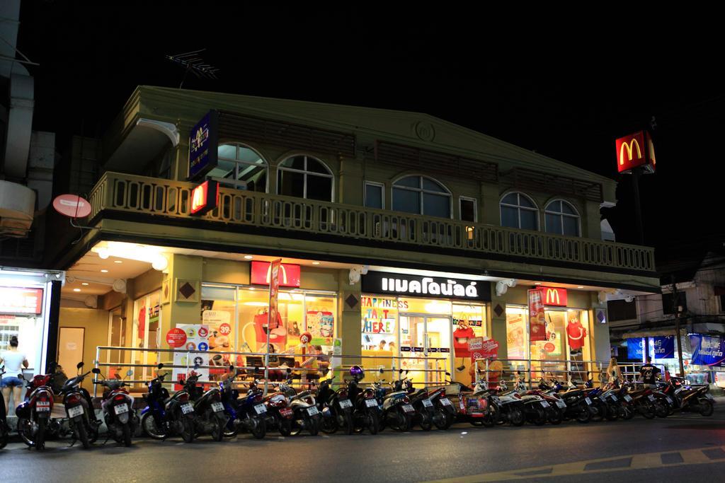 Meroom Phuket Bagian luar foto
