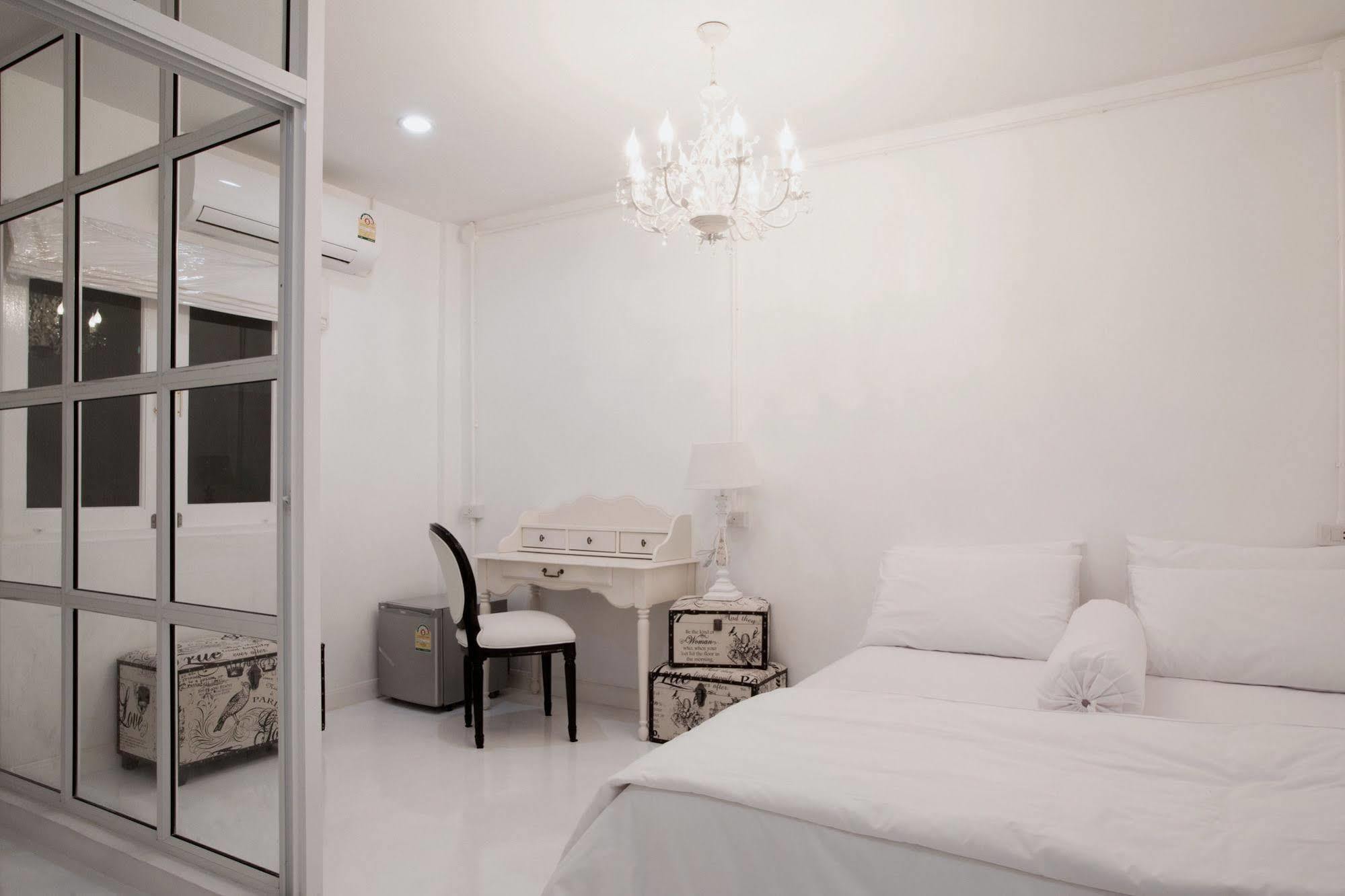 Meroom Phuket Bagian luar foto