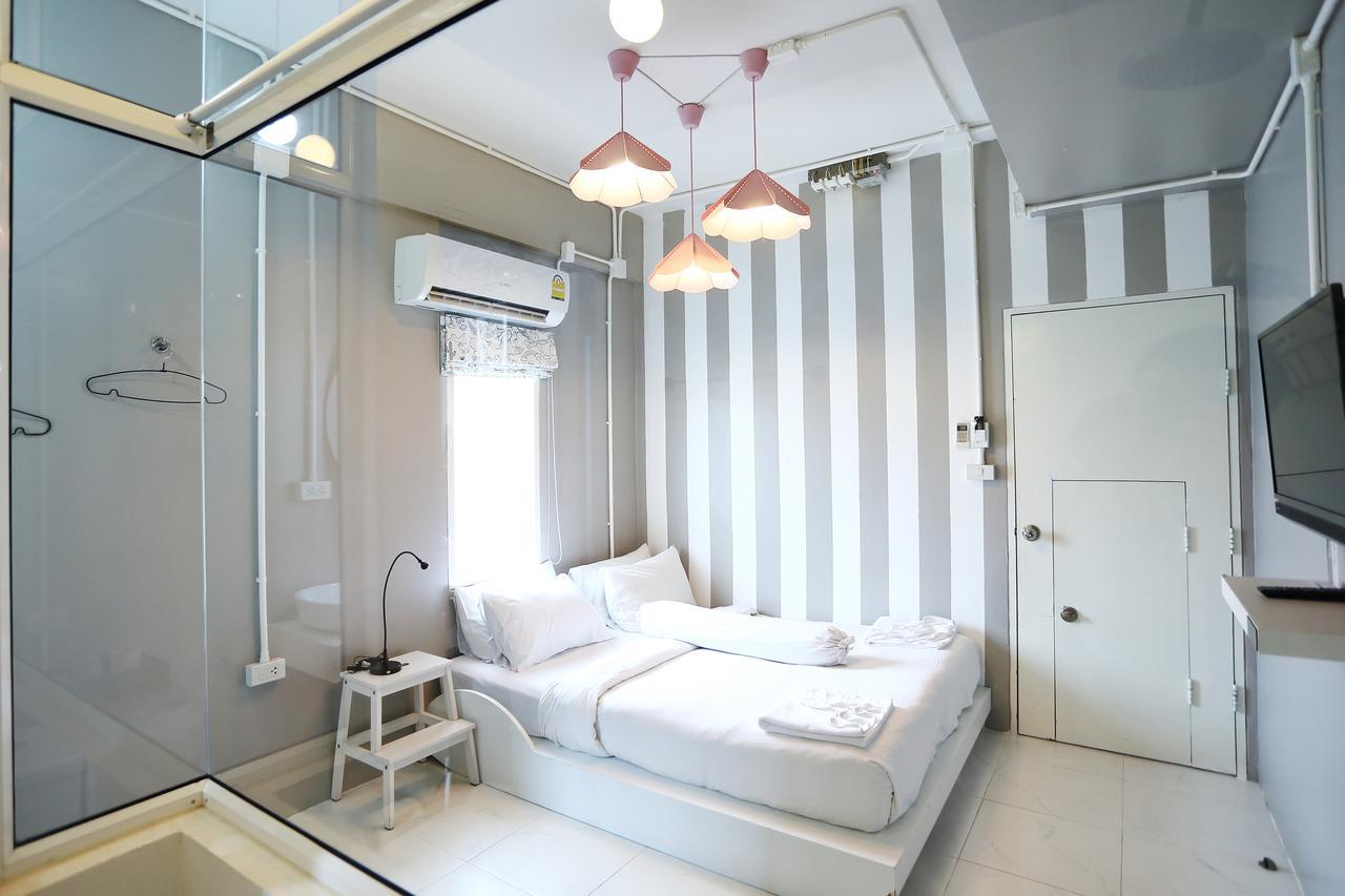 Meroom Phuket Bagian luar foto